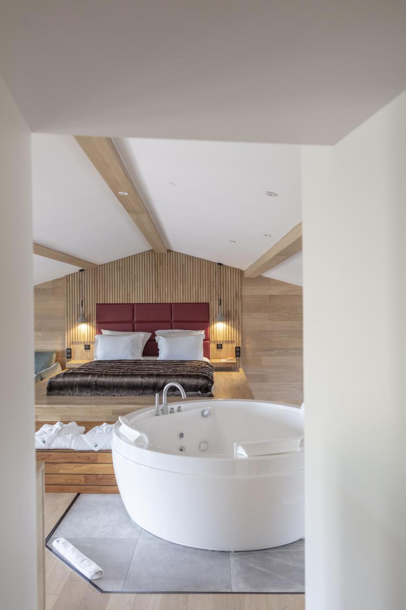 Hotel & Restaurant Origines Par Adrien Descouls - Teritoria Le Broc  Kültér fotó